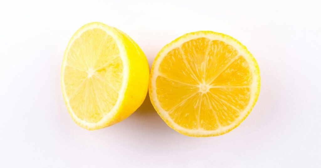 Lemon in pieces (Remove dark spots)